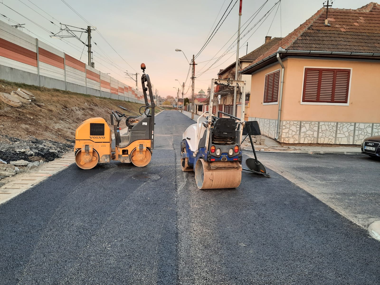 Lucrările De Asfaltare și Modernizare Pe Străzile Din Cartierul Aviației Se Apropie De Final 8269